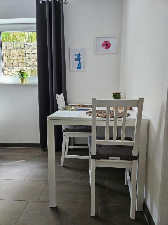 Gemuetliche Wohnung In Ruhigem Wohngebiet อาชาฟเฟนบวร์ก ภายนอก รูปภาพ